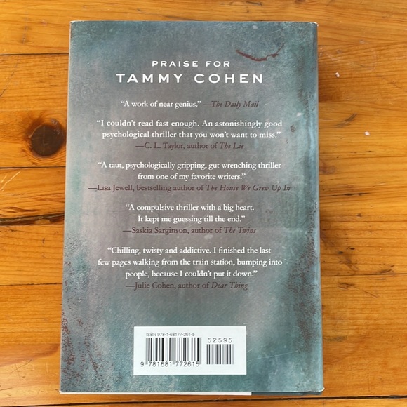 Dying for Christmas. Tammy Cohen. Thriller. Crime. First Edition. Hardcover - Picture 2 of 8